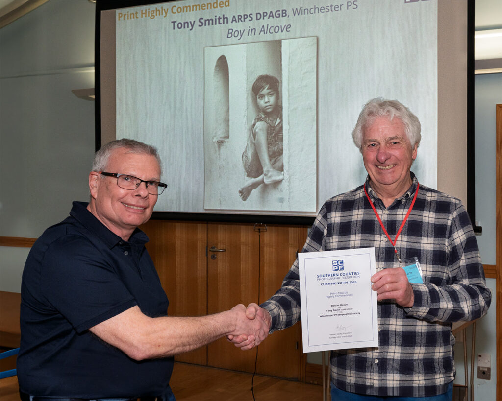 Eddie Hyde presents Tony Smith's certificate